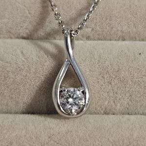 14kt White Gold Natural Diamond Solitaire Necklace